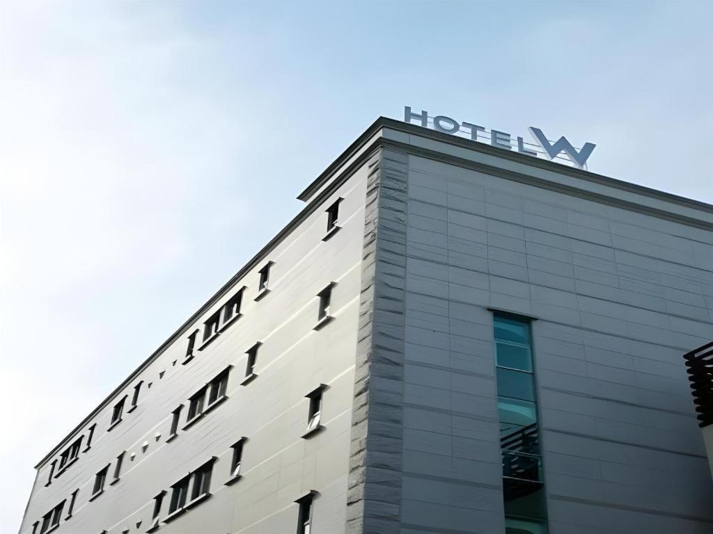Hotel W ShinЧечжу Екстер'єр фото