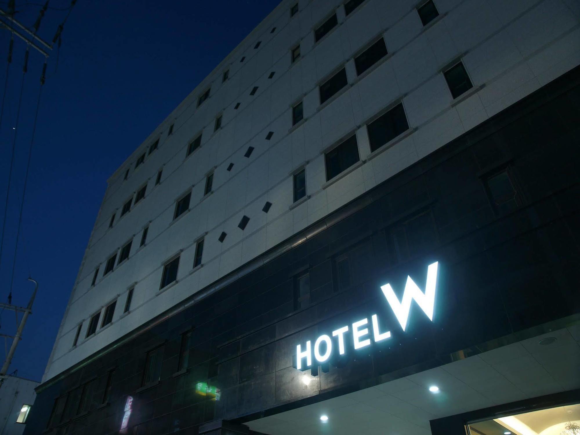 Hotel W ShinЧечжу Екстер'єр фото